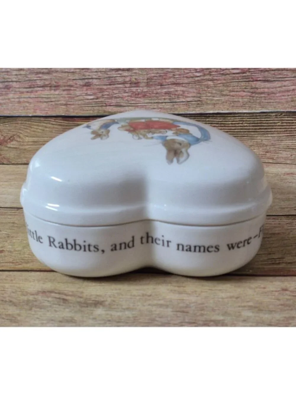 Wedgwood Beatrix Potter Peter Rabbit Heart Shaped Lidded Jewelry Trinket Box EXC